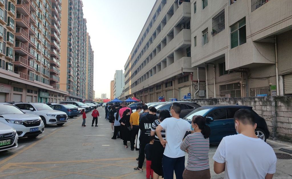 China Locks Down Shenzhen as COVID-19 Cases Jump