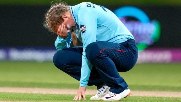 England on brink after S Africa defeat
