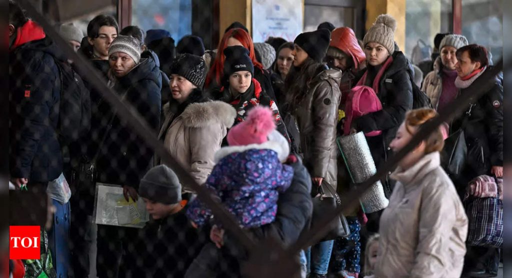 ‘I wish this war would end’: Ukrainian refugees reach 2.8 million – Times of India
