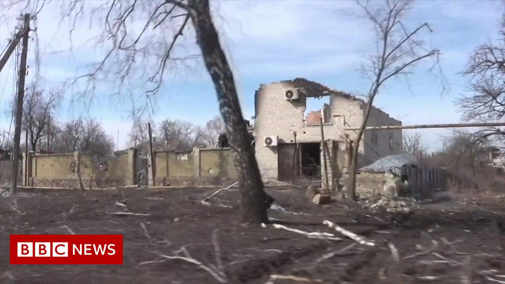Silent streets in wiped out Donetsk town