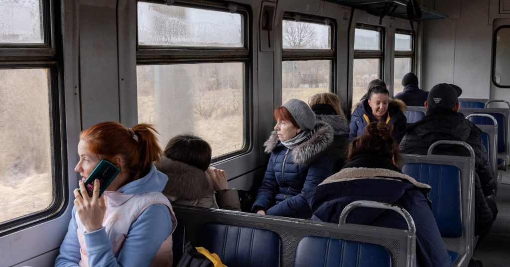 The Mothers Returning to Ukraine to Rescue Their Children