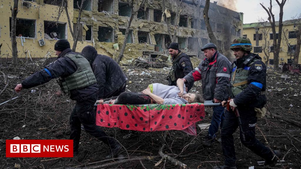 Ukraine war: Pregnant woman and baby die after hospital shelled
