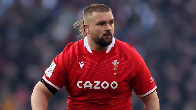 Wales warned against picking Francis