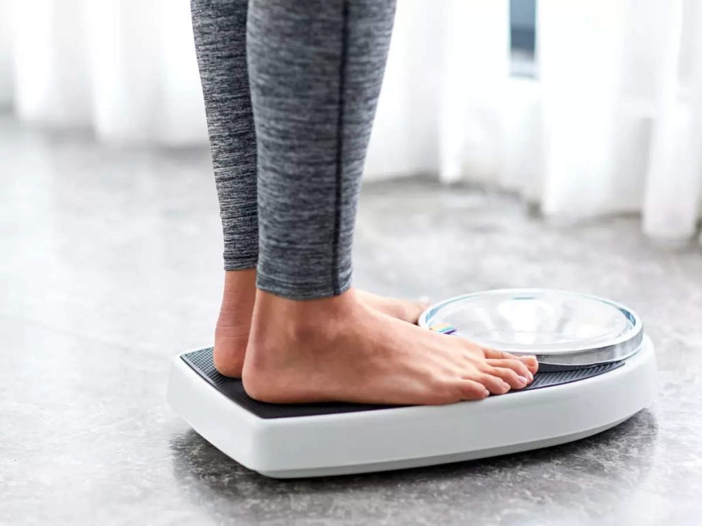 Weighing yourself or measuring yourself: What’s a more accurate way to assess weight loss?  | The Times of India